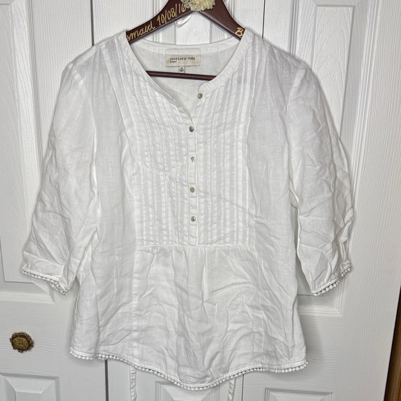 Jones New York White Pintuck Linen top - Picture 1 of 5